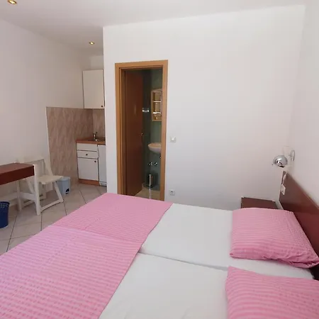 Mustapic Apartment *